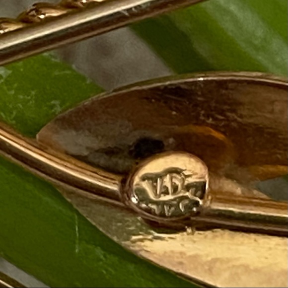 Vintage VD Signed 12K GF Gold Vermeil Flower Bell Drop Jade Green Stone Brooch - Picture 10 of 10